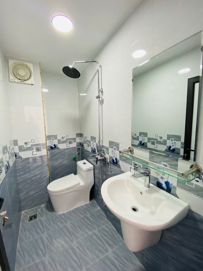 chủ thiện chí bán giảm 200tr nhà phố Vạn Phúc 60m2 xây 5 tầng loanh quanh 11 tỷ